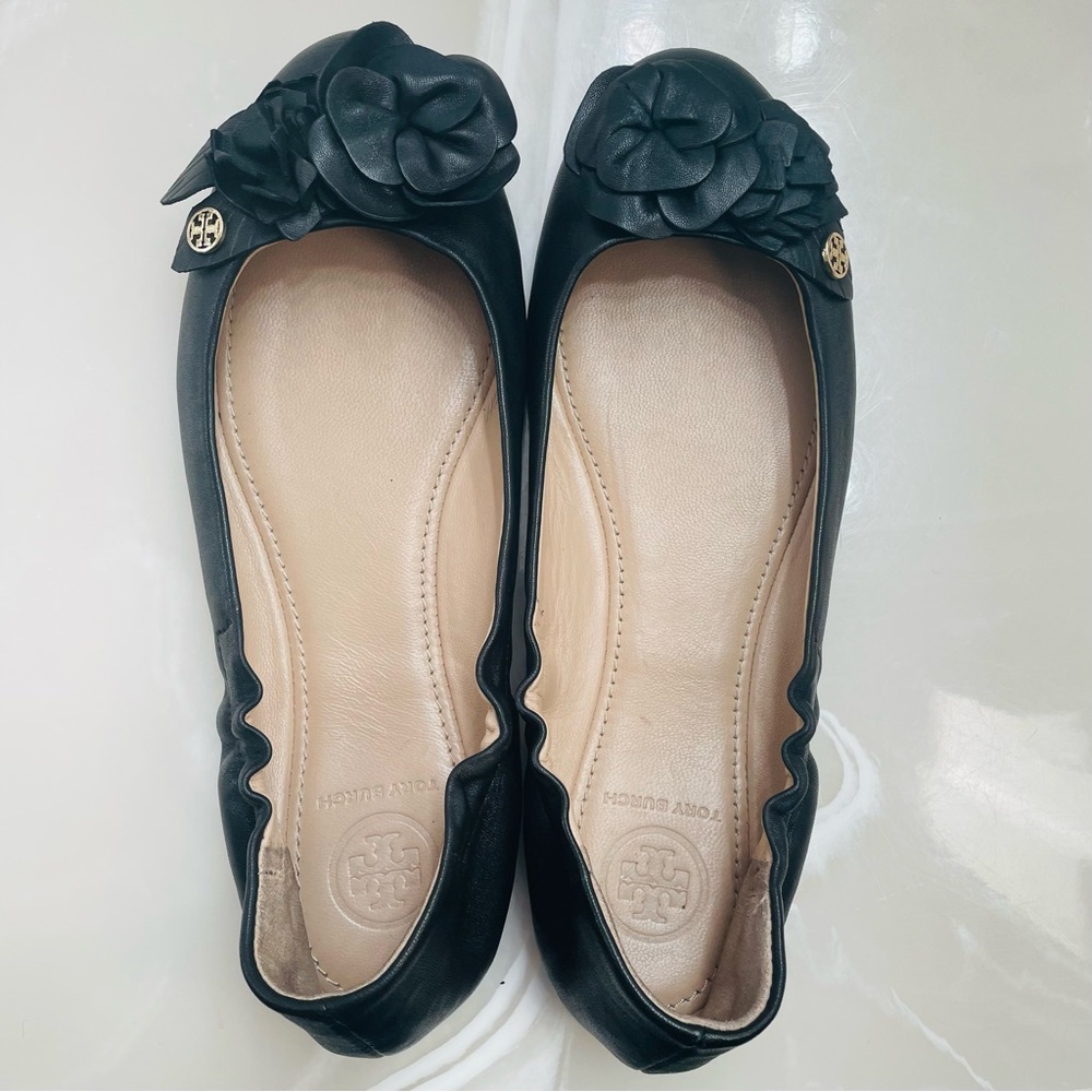 Tory Burch black flats size 5.5
